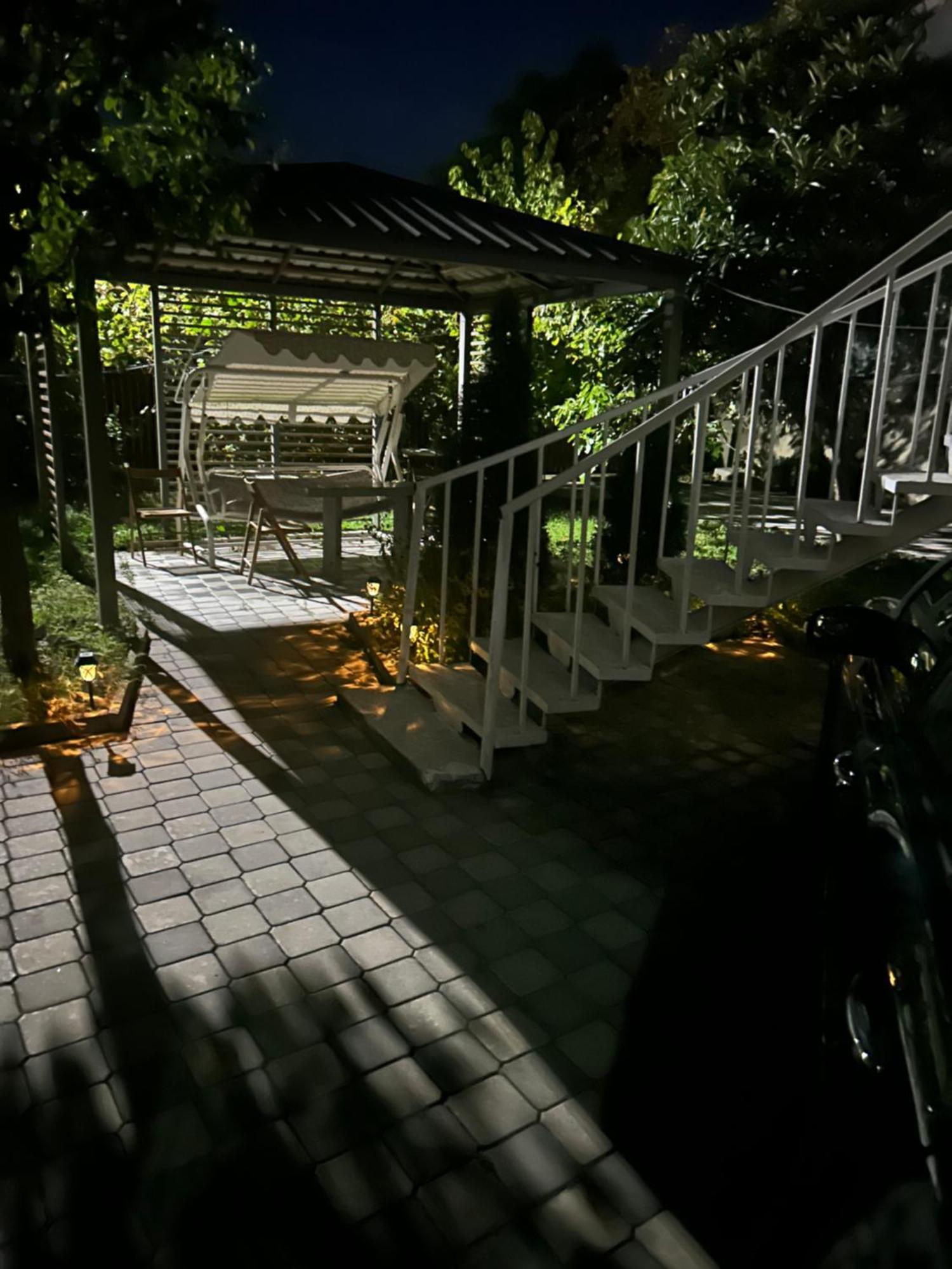 קוטאיסי Guest House Medea מראה חיצוני תמונה